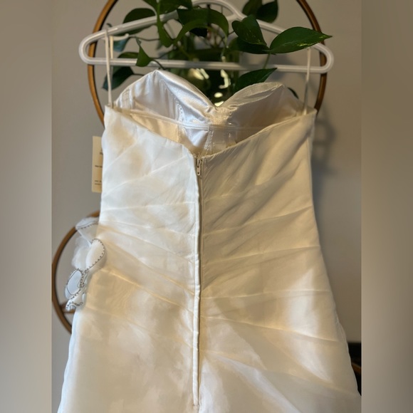 Brand New A-line Organza Wedding Dress - Picture 4 of 4